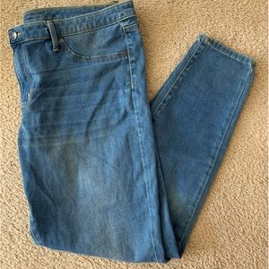 Mossimo Mid Rise Denim Legging women’s Size 18